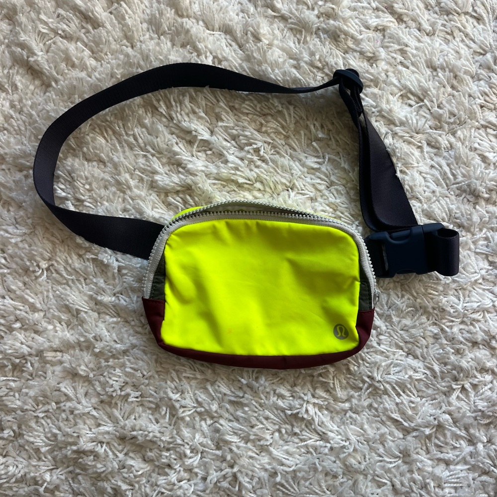 Lululemon belt bag